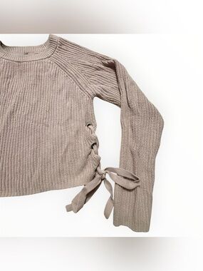 Moon & Madison pink-cream color ribbed knit sweater with tie detail